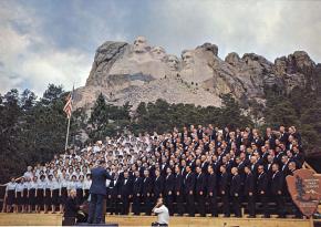The Mormon Tabernacle Choir's 1962 broadcast from Mount Rushmore to Cold War Europe.